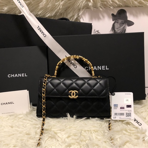 Chanel Flab Phone Holder with Chain - Picture 4 of 17